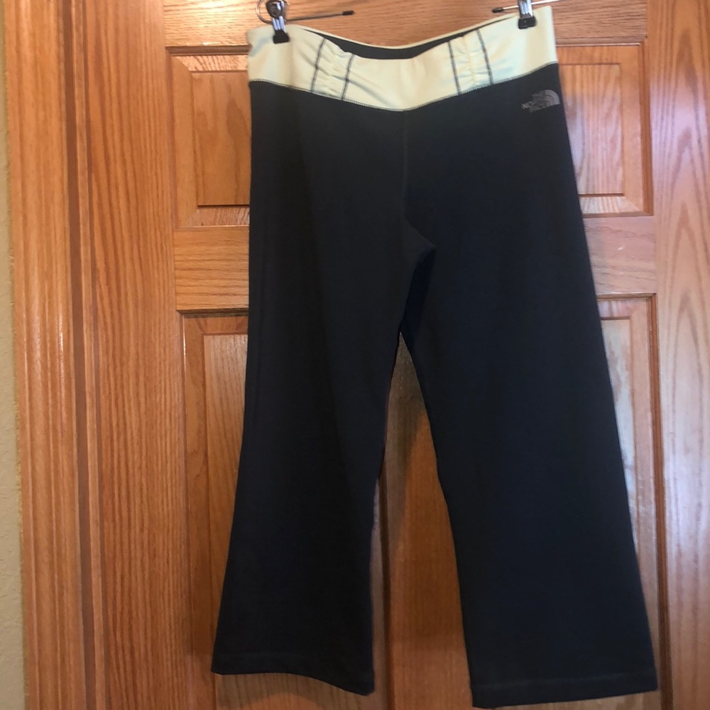 🌺North Face crop athletic pants🌺